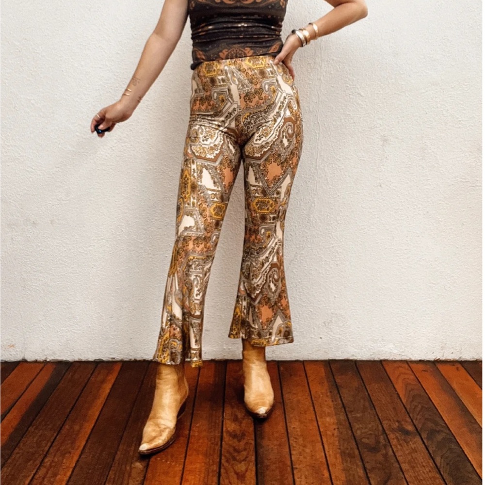 NWT Novella Royale Iris Bell Bottoms in Peach Geo Paisley S